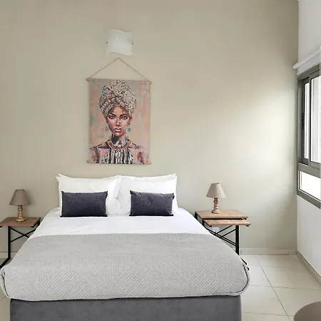 Phaedrus Living Ledras Residences 201 *