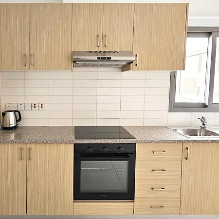 아파트 Phaedrus Living Ledras Residences 201